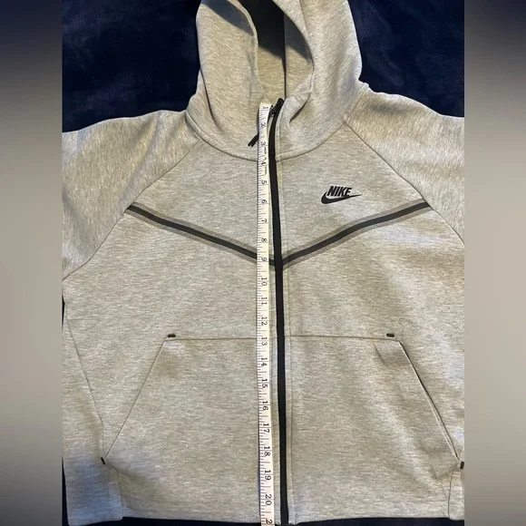 Nike Tech Jacket - Women’s Sz Large - Picture 7 of 8